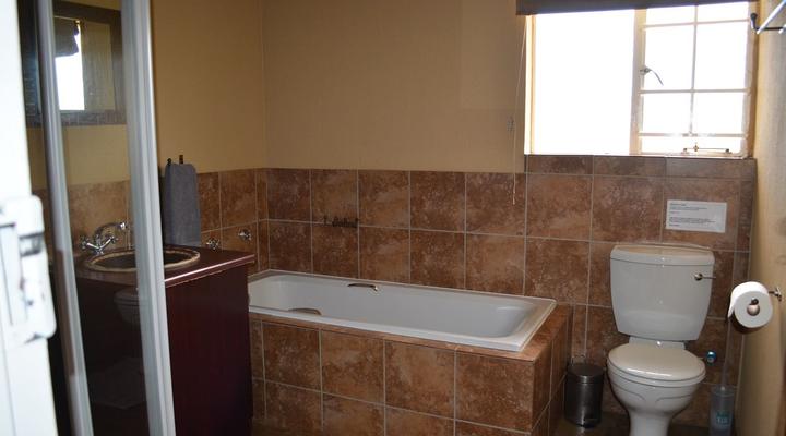 Tava Lingwe Game Lodge & Wedding Venue