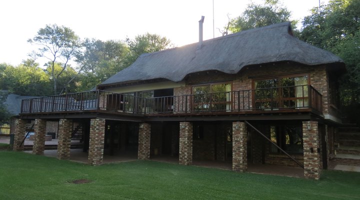 Thaba Noka River Lodge