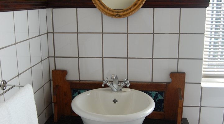 Hampton Court Guest House