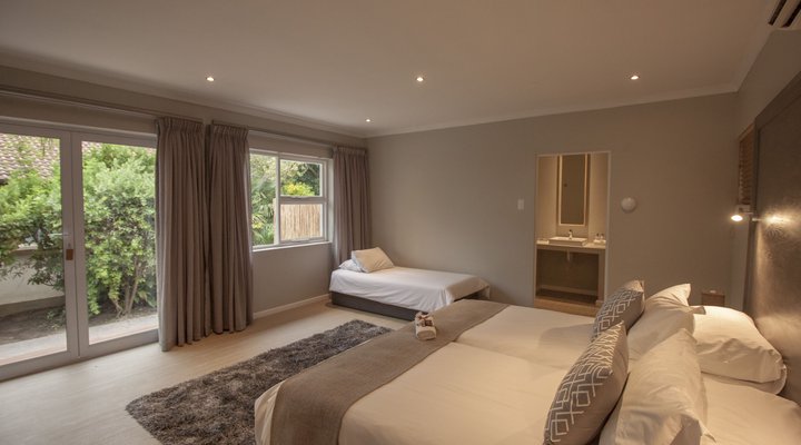 Ibhayi Guest Lodge- Lion Roars Hotels & Lodges