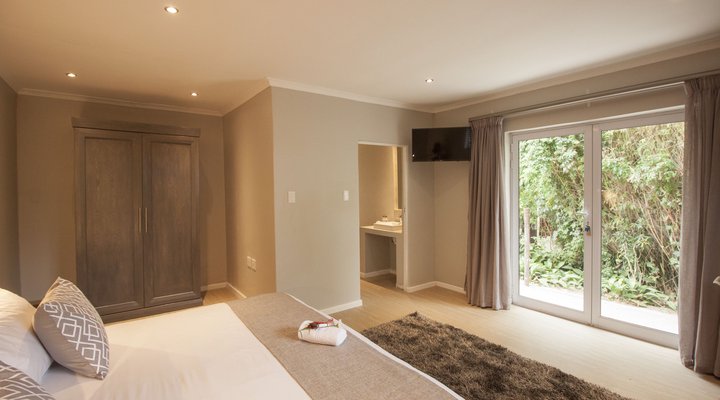 Ibhayi Guest Lodge- Lion Roars Hotels & Lodges