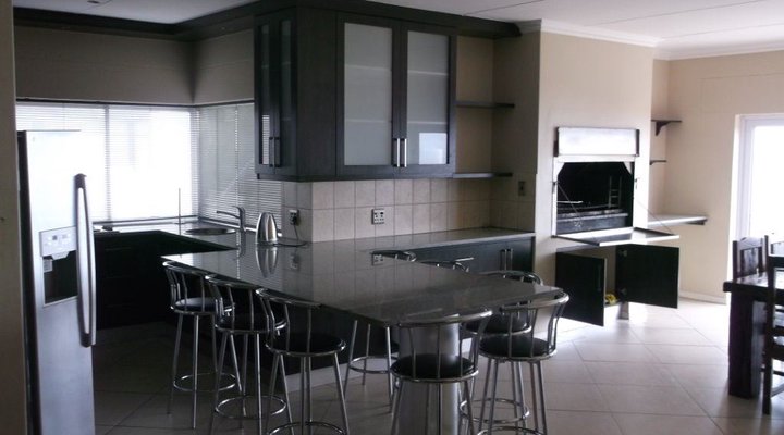 Luxury Sea View House on Pinnacle Point Estate 