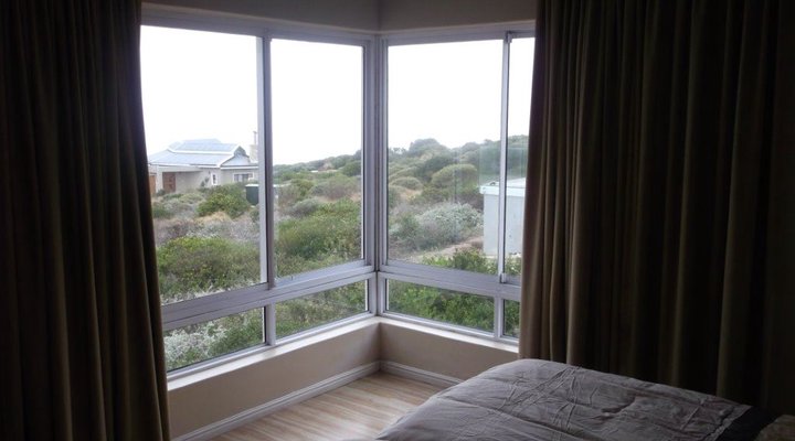 Luxury Sea View House on Pinnacle Point Estate 