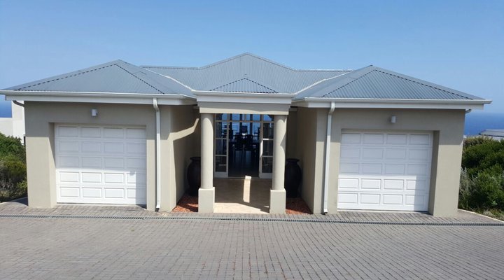 Luxury Sea View House on Pinnacle Point Estate 