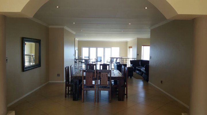 Luxury Sea View House on Pinnacle Point Estate 