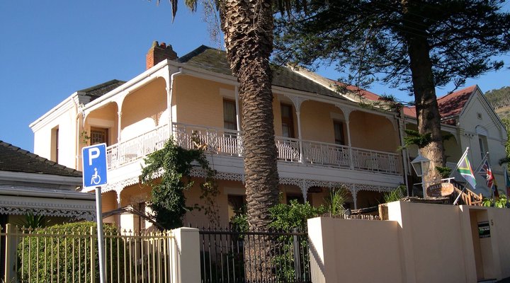 Bellevue Manor Guest House, Cottages, S/C Suites & Apartments