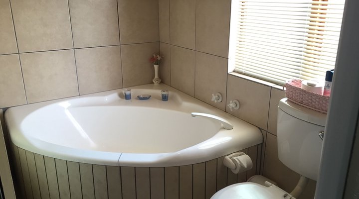 Bellevue Manor Guest House, Cottages, S/C Suites & Apartments