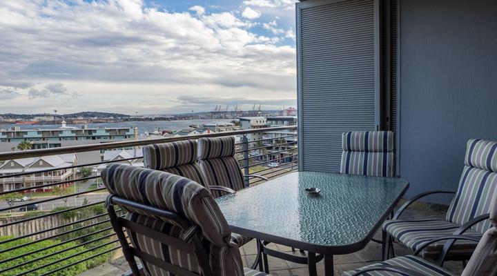 Beach Apartments- The Quays