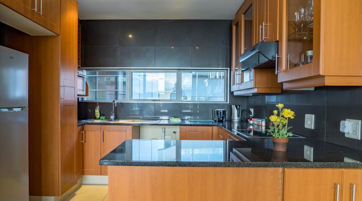 Beach Apartments- The Quays