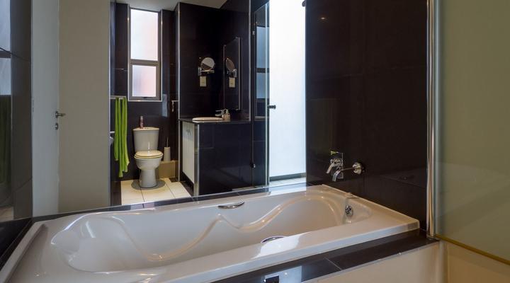 Beach Apartments- The Quays