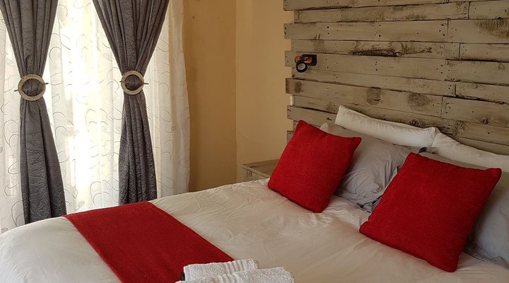 Traceys Guest House