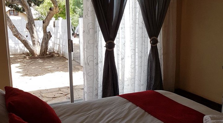 Traceys Guest House