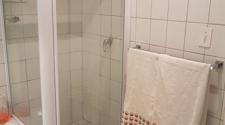 Private Bryanston Cottage with Garden