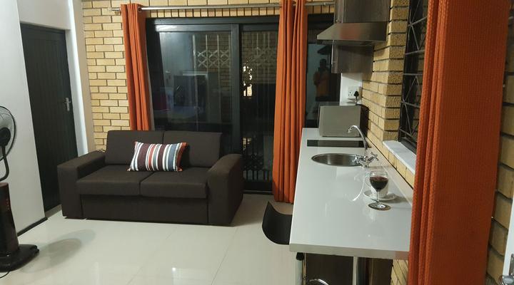 Little Nest on Bordeaux