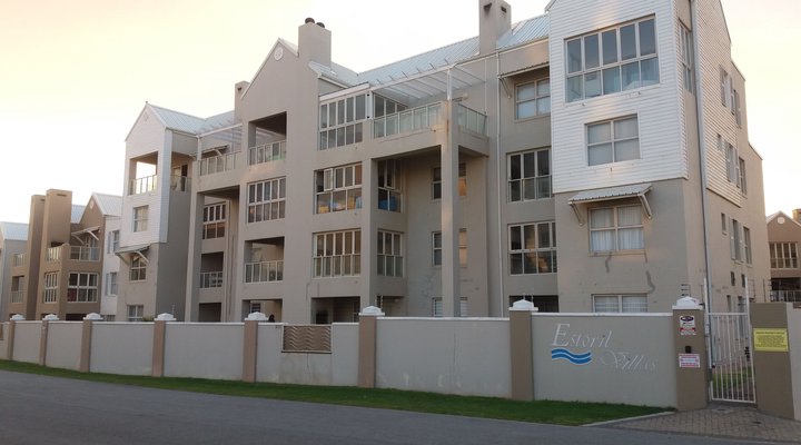 Estoril Villa 72