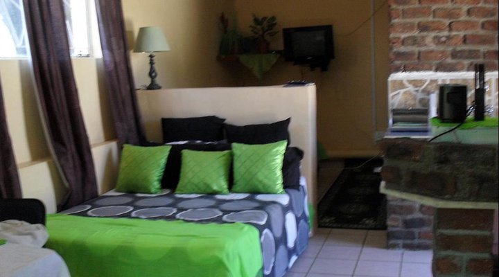 Lorraine's Guest House