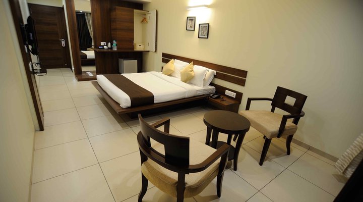 Hotel 3 Leaves