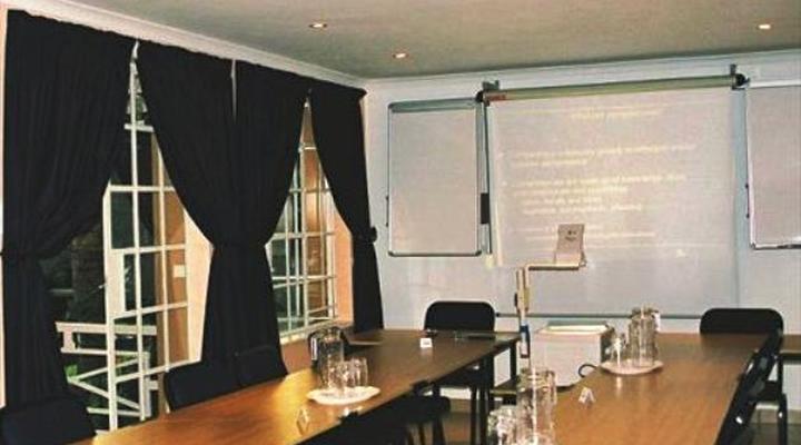 The Roost Guest Lodge