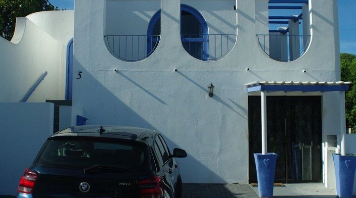 Indigo Crescent