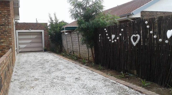 Skoenlapper Guest House