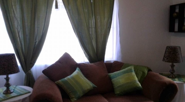 Skoenlapper Guest House