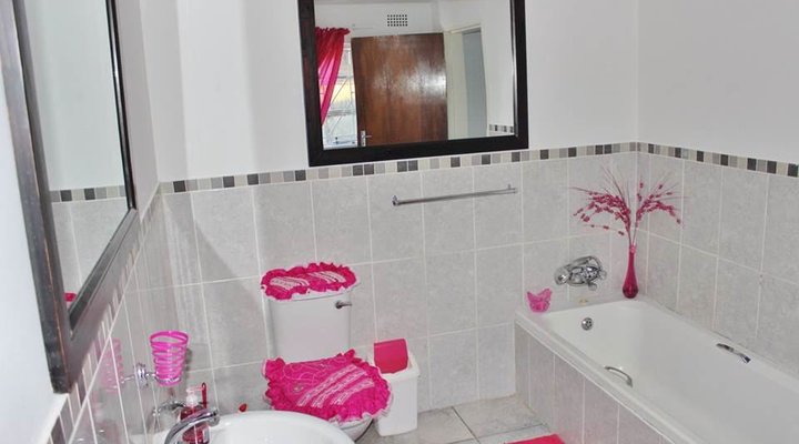 Skoenlapper Guest House