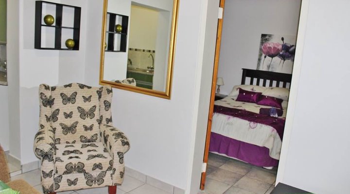 Skoenlapper Guest House