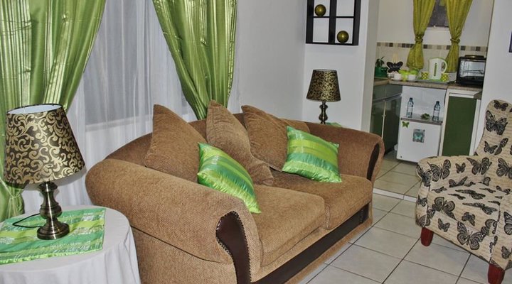 Skoenlapper Guest House