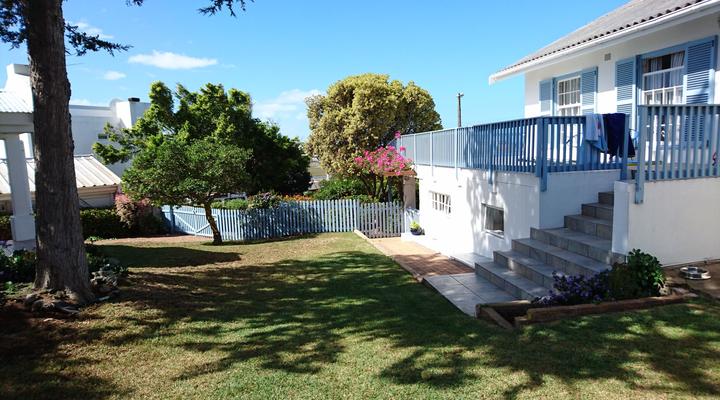 The Blue Beach House, Vrede St
