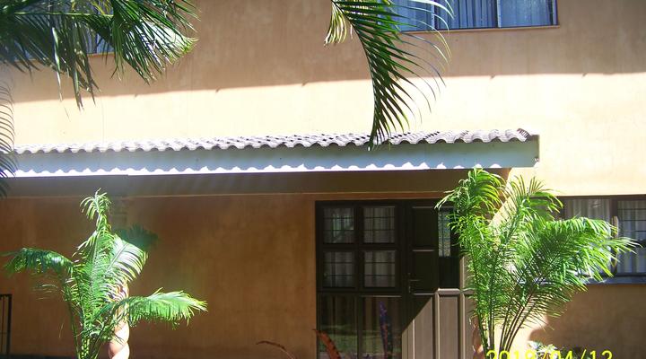 Joe and Maria Hideout - Garrick House