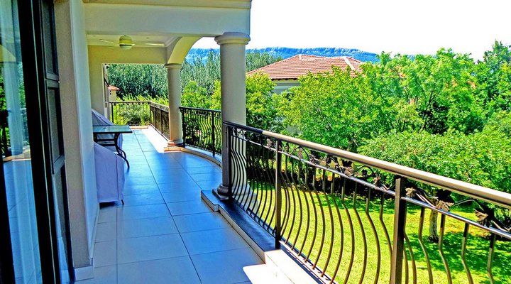 Westlake Villa