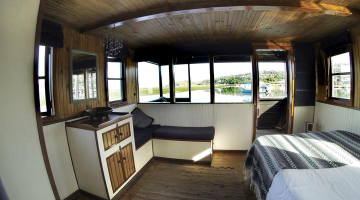 Knysna Houseboat Myrtle