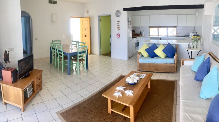 20 Akrotiri Santorini