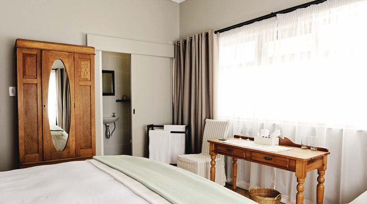 Daisy Darling Bed & Breakfast