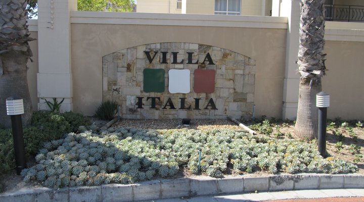 Villa Italia - Self Catering Penthouse, Century City