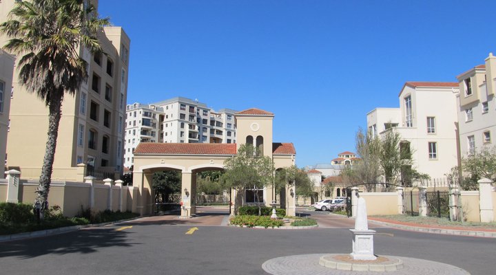 Villa Italia - Self Catering Penthouse, Century City
