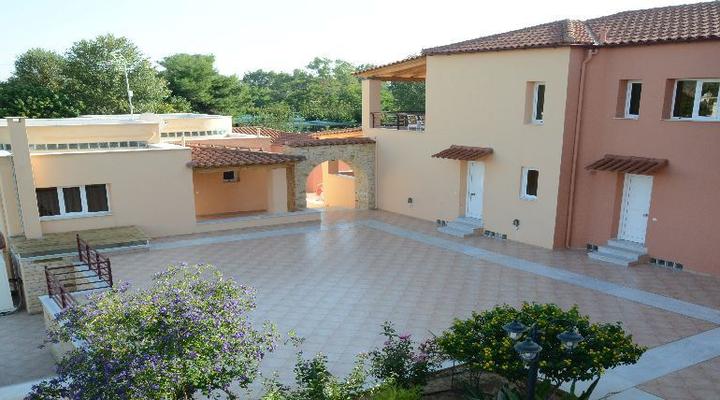 Maria's Filoxenia Suites