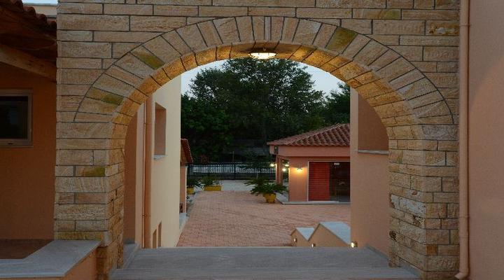 Maria's Filoxenia Suites