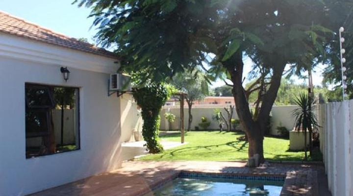 Earth Bed & Breakfast