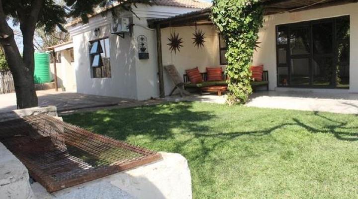 Earth Bed & Breakfast