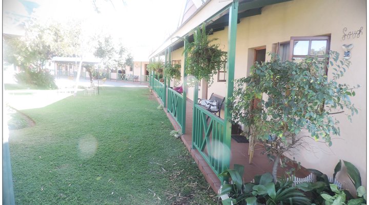 Sundowner Lodge