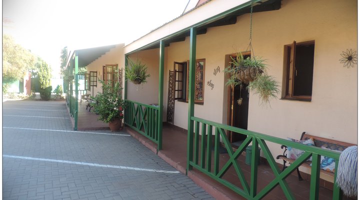 Sundowner Lodge