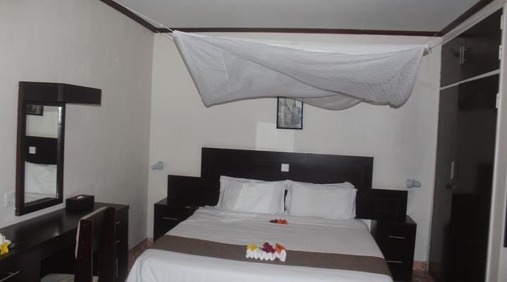 Pelican Lodge and Camping