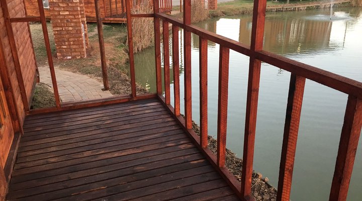 Fishermans Log Cabins