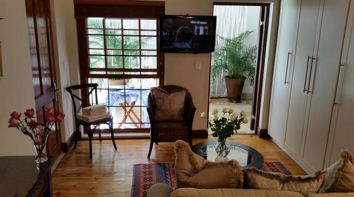 Constantia Thatch Lodge