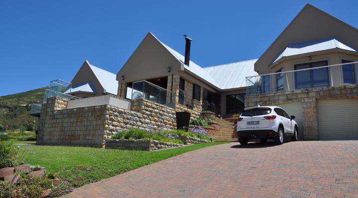 Clarens Grand Villa