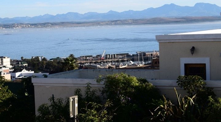 Hanna's Ocean View Apartment