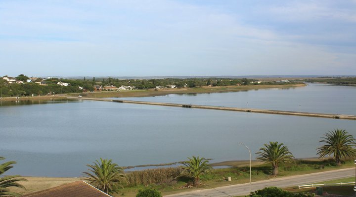Waterside Living - Dolphin Bay 03