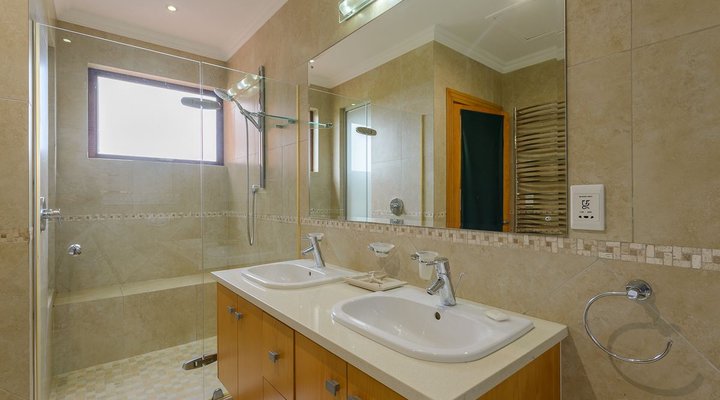 Four Bedroom Luxury Villa 14407