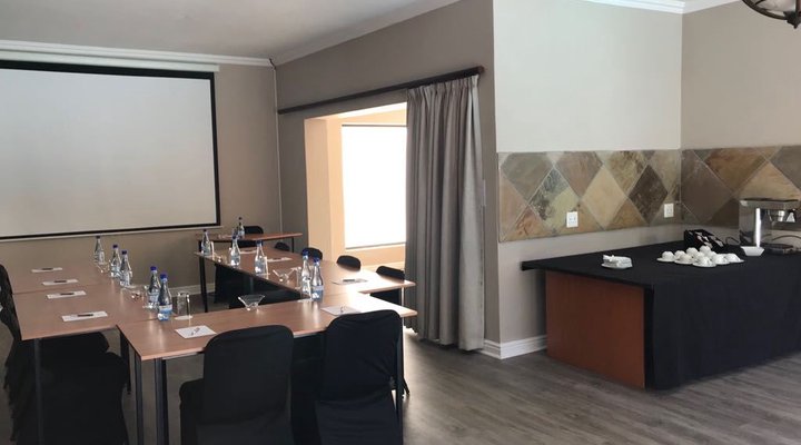 Ibhayi Guest Lodge- Lion Roars Hotels & Lodges